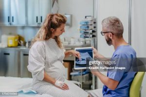 pregnant women with doctor